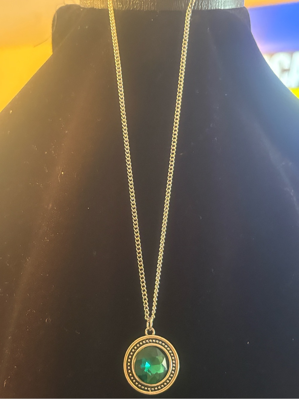 Silver Tone Women’s Necklace with Emerald Green Pendant